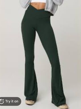 Aerie | Offline green Real Me high waisted crossover flare leggings size small
